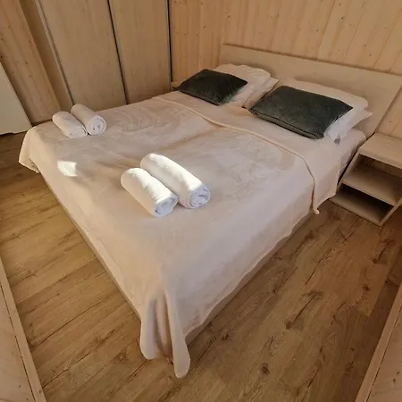 Resort Forrestia - Osada Turystyczna *